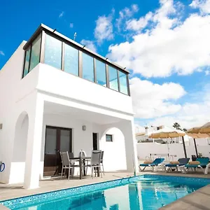 https://villa-sol-puerto-del-carmen-lanzarote.puertodelcarmen-hotels.org